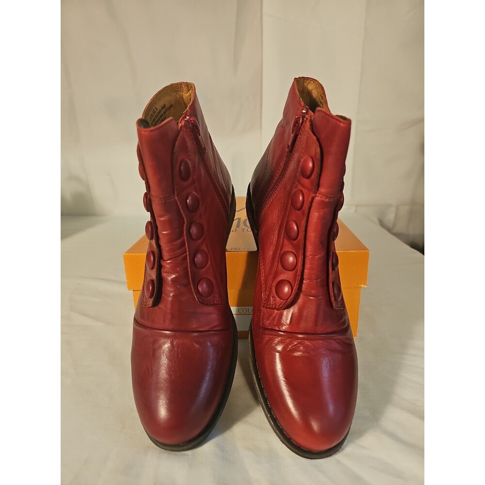 NIB Miz-Mooz Louise Red size 38 us size 8 Soft Leather